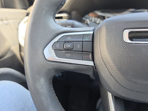 Used 2023 Jeep Compass Latitude w/ Sun and Sound Group AWD/4WD image 21