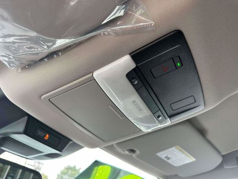 Used 2026 Nissan Rogue SV image 31