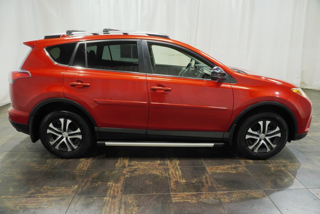 Used 2017 Toyota RAV4 LE w/ Carpet Mat Package AWD/4WD image 4