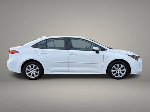 Used 2021 Toyota Corolla LE image 6