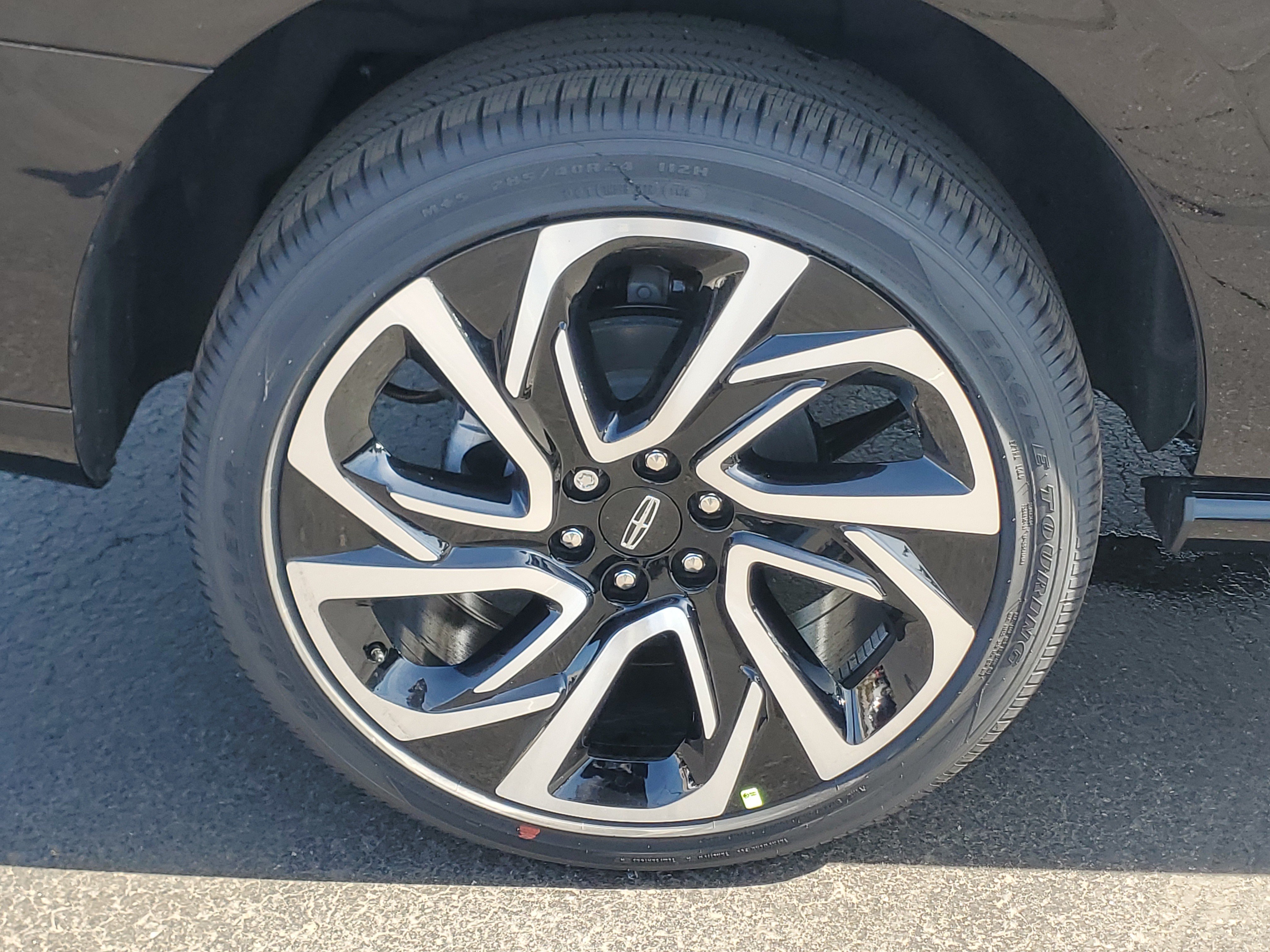 New 2026 Lincoln Navigator Reserve AWD/4WD image 5