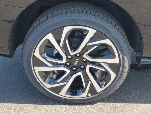 New 2026 Lincoln Navigator Reserve AWD/4WD image 5