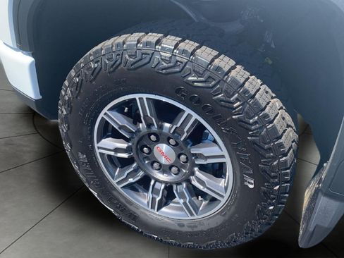 Used 2026 GMC Sierra 1500 AT4 w/ AT4 Premium Package AWD/4WD image 24