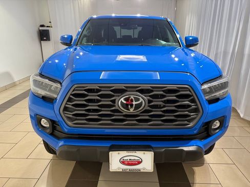 Used 2021 Toyota Tacoma TRD Off-Road AWD/4WD image 8