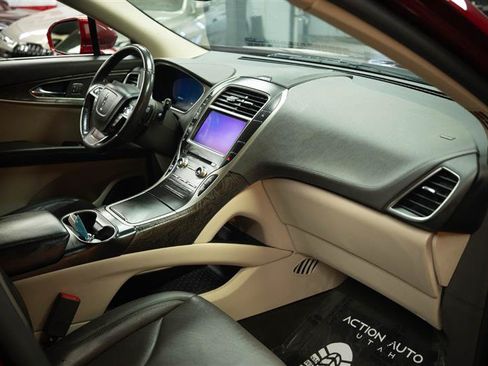 Used 2019 Lincoln Nautilus Reserve AWD/4WD image 15