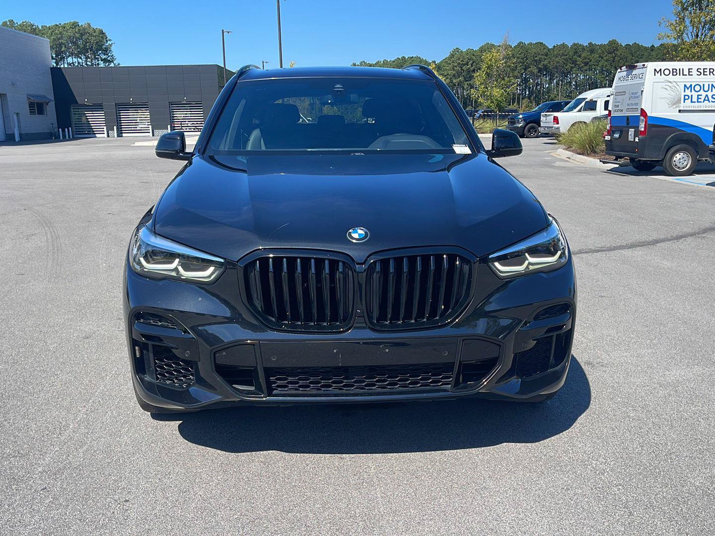 Used 2022 BMW X5 xDrive40i AWD/4WD image 2