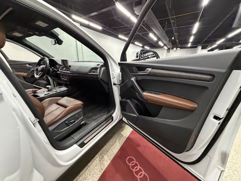 Used 2019 Audi Q5 Prestige w/ Prestige Package AWD/4WD image 35
