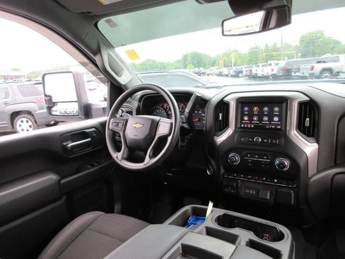 Used 2024 Chevrolet Silverado 2500 Custom w/ Custom Value Package AWD/4WD image 24