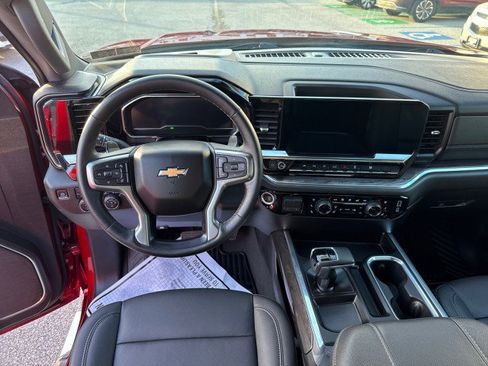 Used 2024 Chevrolet Silverado 1500 LTZ image 16