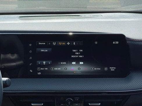 New 2025 Nissan Kicks SR image 24