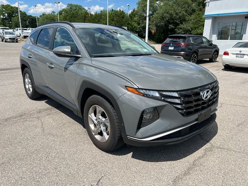 Used 2024 Hyundai Tucson SEL FWD image 2