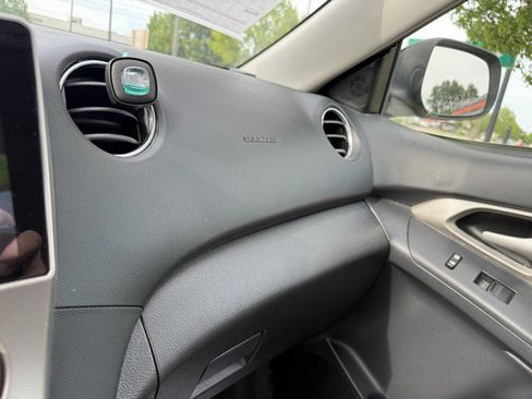 Used 2009 Toyota Matrix S AWD/4WD image 25