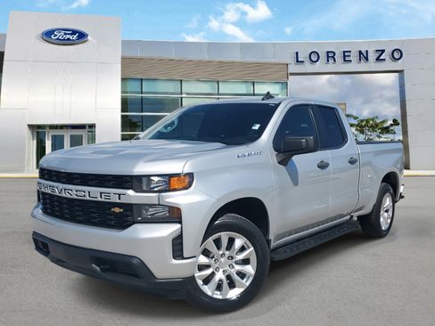 Used 2021 Chevrolet Silverado 1500 Custom image 1