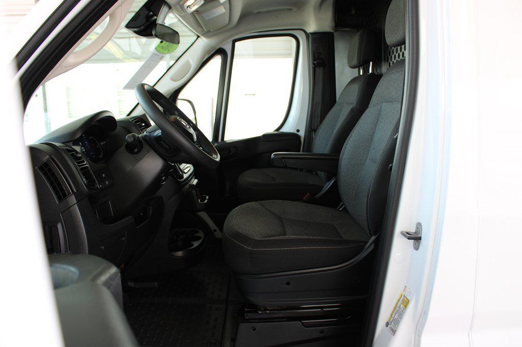 Used 2025 RAM ProMaster 2500 w/ U-Haul Equipment Group FWD image 22