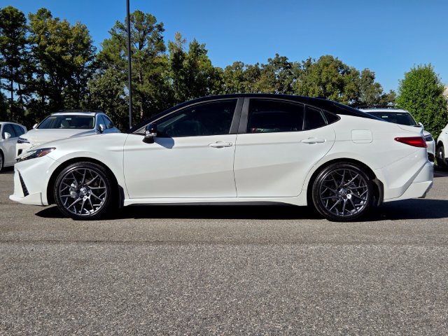 Used 2025 Toyota Camry XSE FWD image 2