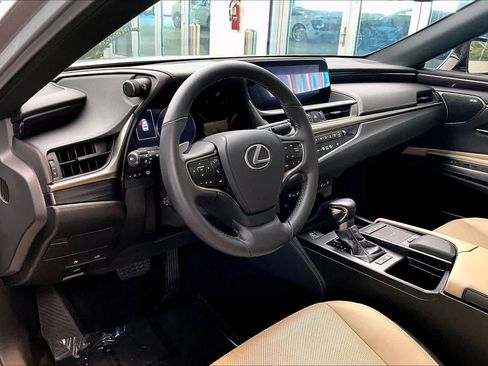 Used 2021 Lexus ES 300h w/ Premium Package image 17