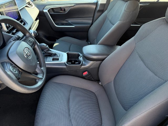 Used 2023 Toyota RAV4 LE AWD/4WD image 9