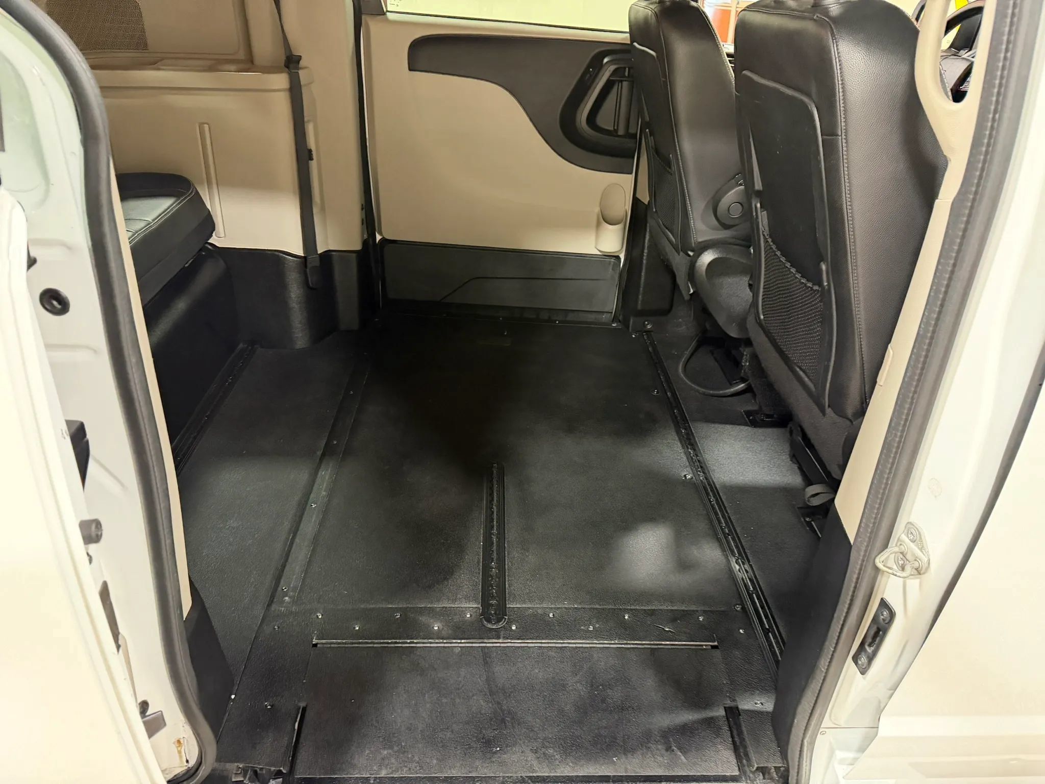 Used 2019 Dodge Grand Caravan SXT FWD image 44