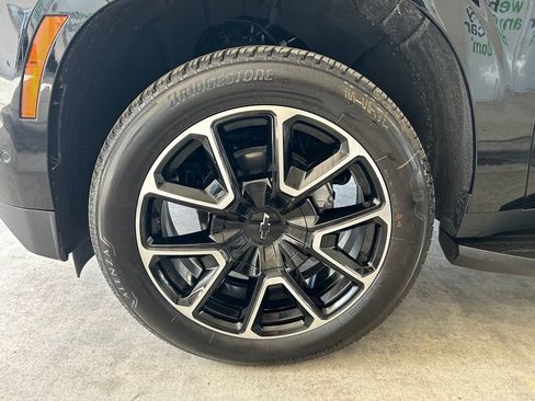 Used 2026 Chevrolet Suburban RST w/ Comfort Package RWD image 17