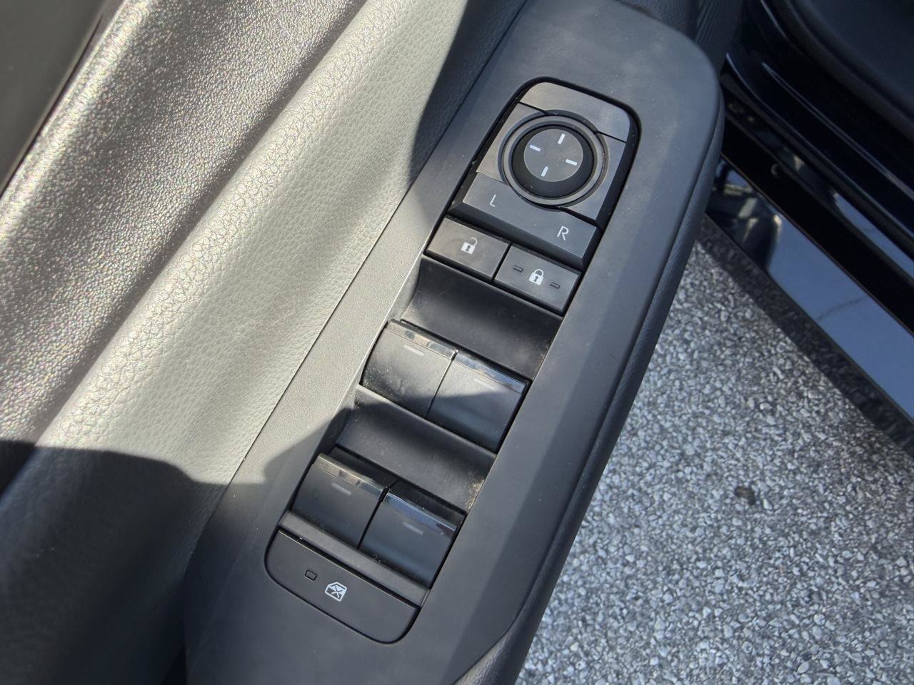 Used 2024 Toyota Prius LE FWD image 14