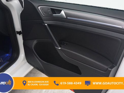 Used 2019 Volkswagen e-Golf SEL Premium image 17