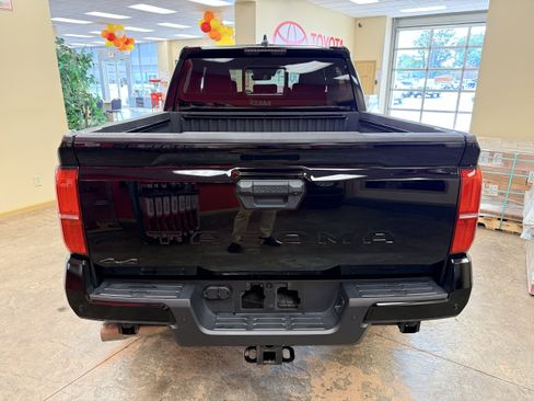 Used 2024 Toyota Tacoma TRD Sport w/ TRD Sport Upgrade Package AWD/4WD image 13