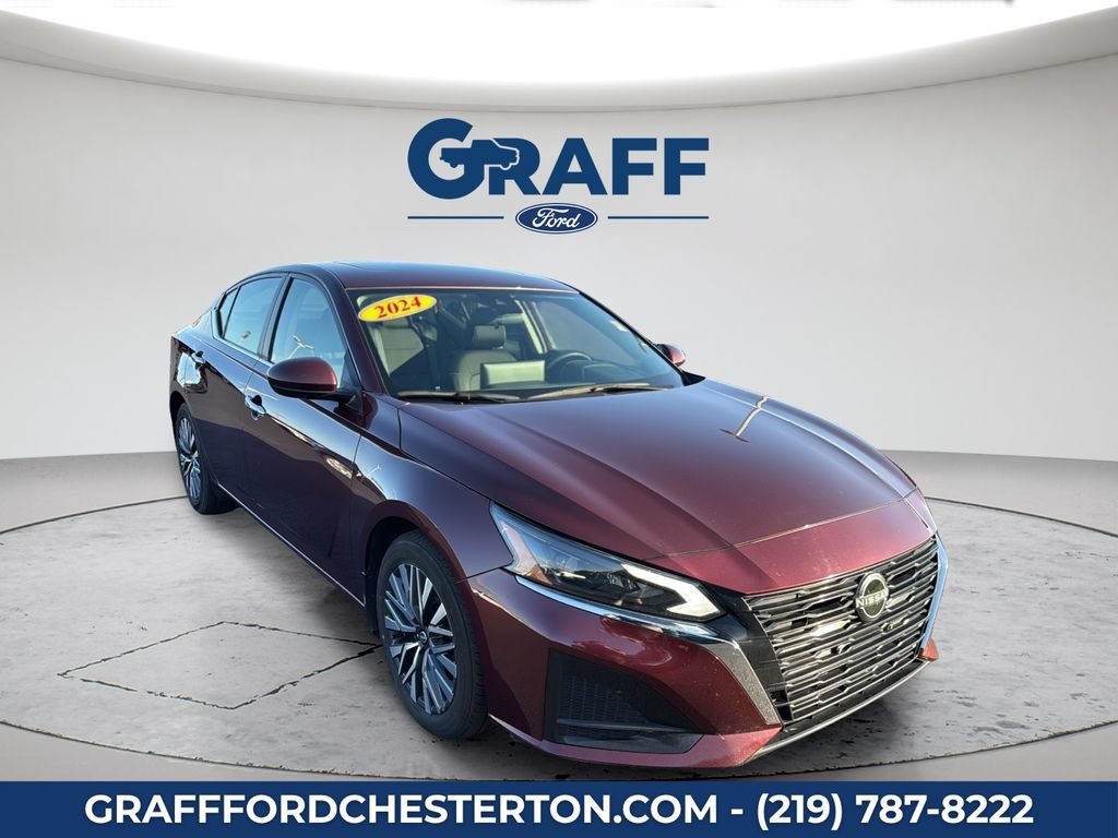 Used 2024 Nissan Altima 2.5 SV w/ SV Premium Package FWD image 3