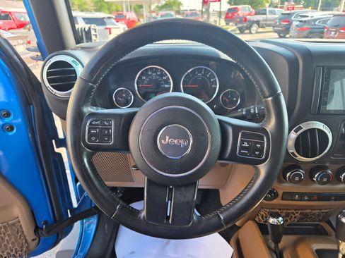 Used 2015 Jeep Wrangler Sahara w/ Dual Top Group AWD/4WD image 6