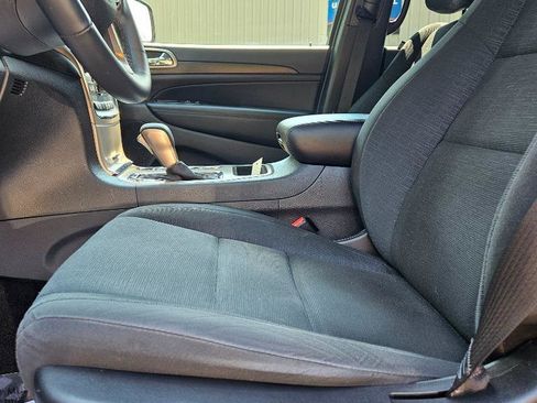 Used 2017 Jeep Grand Cherokee Laredo w/ Quick Order Package 2BE image 20