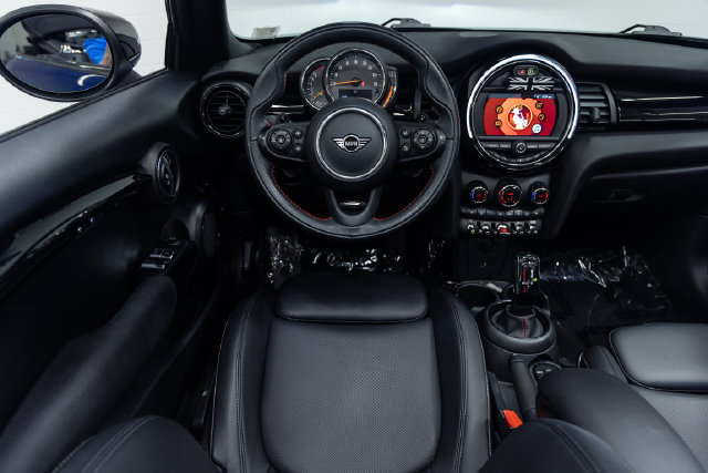 Used 2020 MINI Cooper S w/ Driver Assistance Package FWD image 3