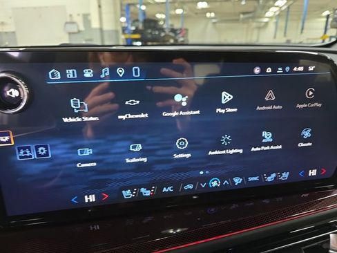 New 2026 Chevrolet Traverse RS w/ LPO, Floor Liner Package image 24