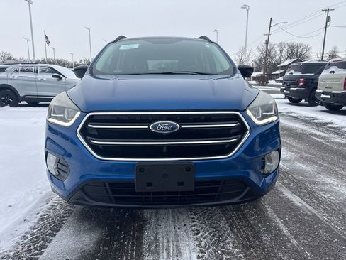 Used 2017 Ford Escape SE w/ Equipment Group 201A image 3