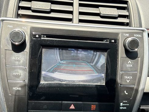Used 2015 Toyota Camry LE FWD image 18