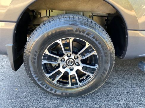 Used 2021 Nissan Titan SV w/ SV Convenience Package RWD image 20