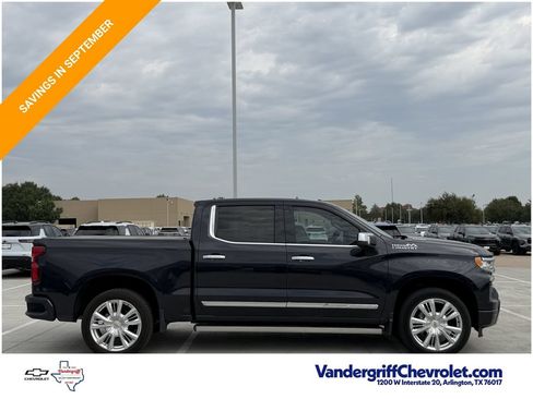 Used 2023 Chevrolet Silverado 1500 High Country w/ High Country Premium Package AWD/4WD image 3