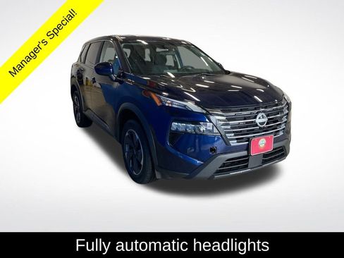 Used 2024 Nissan Rogue SV image 14