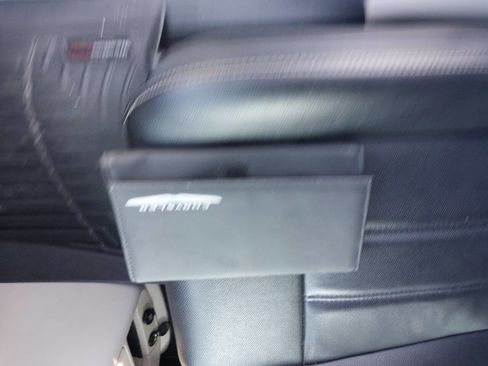 Used 2013 Chrysler Town & Country Touring image 20