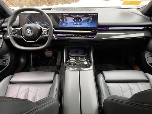 Used 2024 BMW 530i xDrive w/ Premium Package image 13