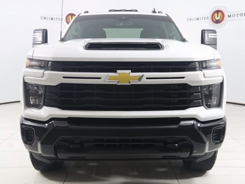 Used 2024 Chevrolet Silverado 2500 Custom w/ Custom Convenience Package image 39