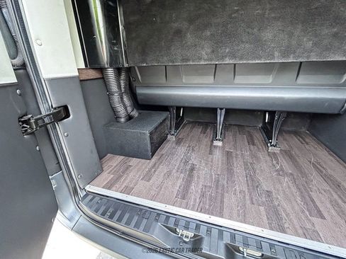 Used 2017 Mercedes-Benz Sprinter 3500 image 91