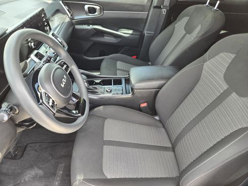 Used 2023 Kia Sorento LX FWD image 13