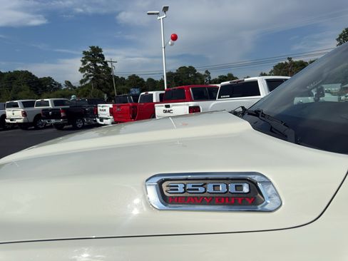 Used 2023 RAM 3500 Limited AWD/4WD image 10