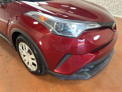 Used 2019 Toyota C-HR LE image 9