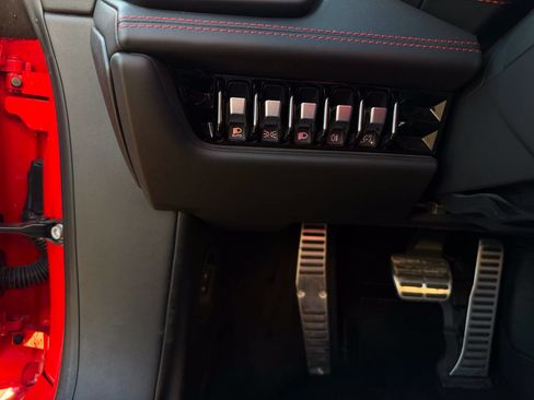 Used 2020 Lamborghini Huracan EVO RWD image 16