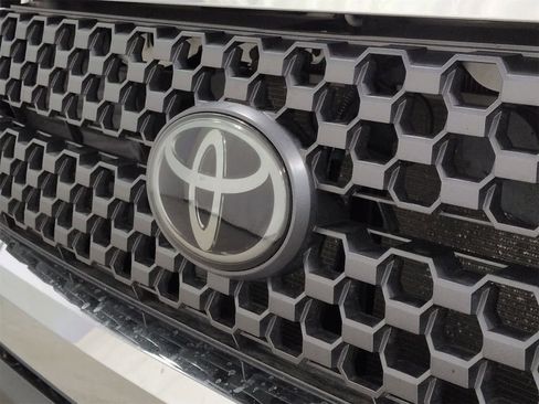 Used 2021 Toyota Tundra SR5 w/ TRD Off-Road Package image 13