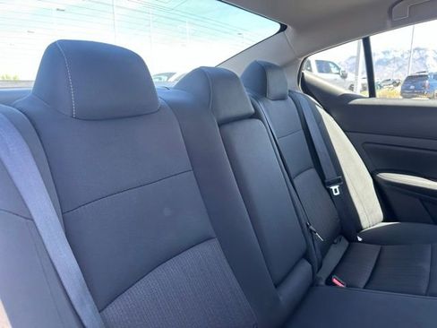Used 2025 Nissan Altima 2.5 SV FWD image 15