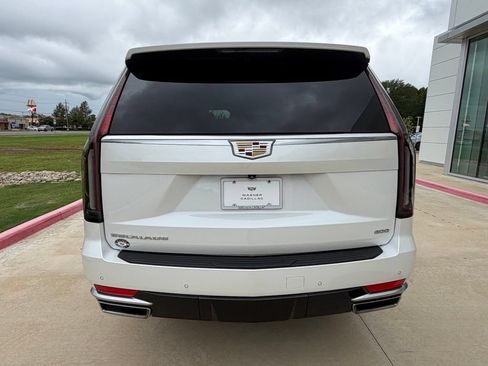 Used 2023 Cadillac Escalade ESV Luxury w/ LPO, Floor Liner Package RWD image 4