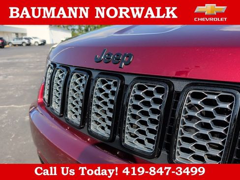 Used 2020 Jeep Grand Cherokee Altitude AWD/4WD image 9