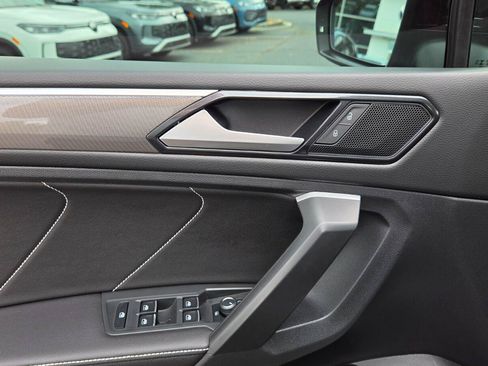 Certified 2023 Volkswagen Tiguan SE R-Line FWD image 20