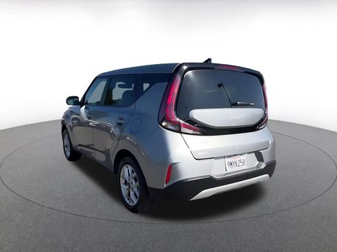 Used 2025 Kia Soul LX w/ LX Technology Package image 11